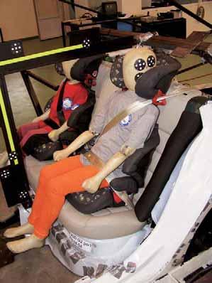 attaching two child seats with the safety system ISOFIX.