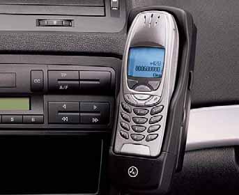 navigation to the specified destination even when the navigation CD is ejected. It is also MP3-compatible.