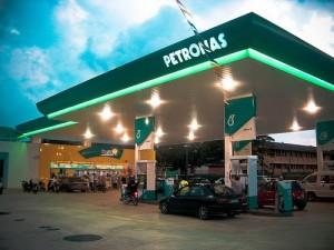 It pays to ask this question especially when fuel prices are on a persistent and upward trend. Malaysia's own oil company, Petronas. Does it gives the best car fuel consumption?
