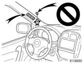 Do not attach a microphone or any other device or object around the area where the curtain shield airbag activates such as on the windshield glass, side door glass, front and rear pillars, roof side