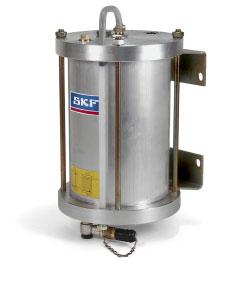 SKF EasyRail Low Pressure Dual-line wheel flange lubrication systems Photo: Bombardier 1 Pressurized reservoir 2 Valve block 3 Control unit with curve sensor 4 Spray nozzles SKF EasyRail Low Pressure