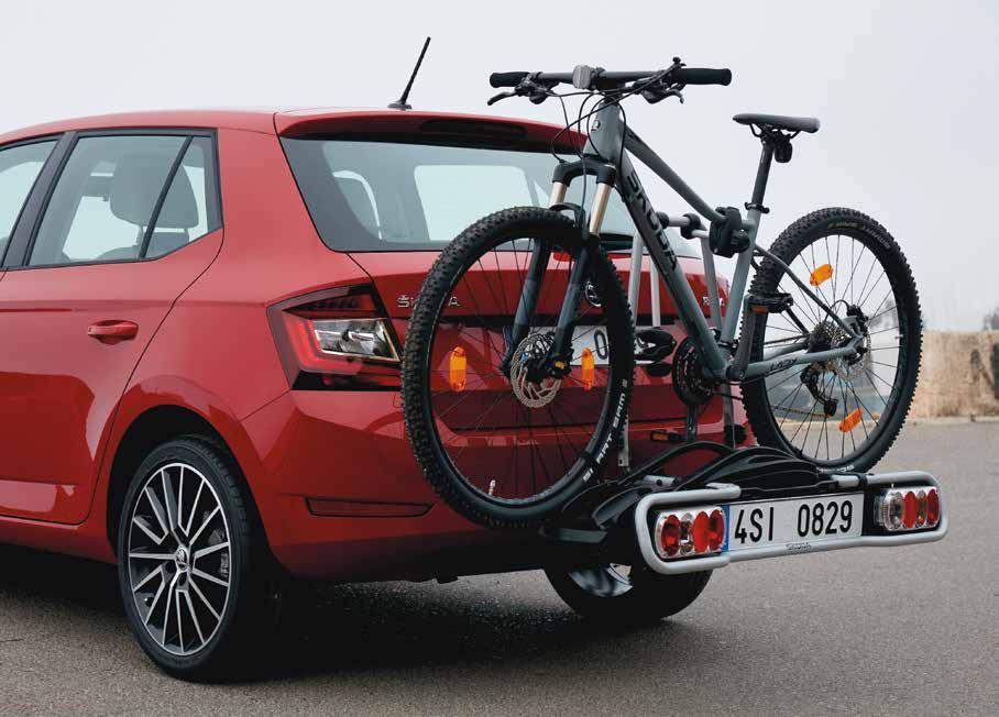 58 59 A part of the portfolio, the tow bar significantly increases the utility value of your ŠKODA FABIA. It can have a 2100kg trailer with brakes or a 750kg trailer without brakes attached to it.