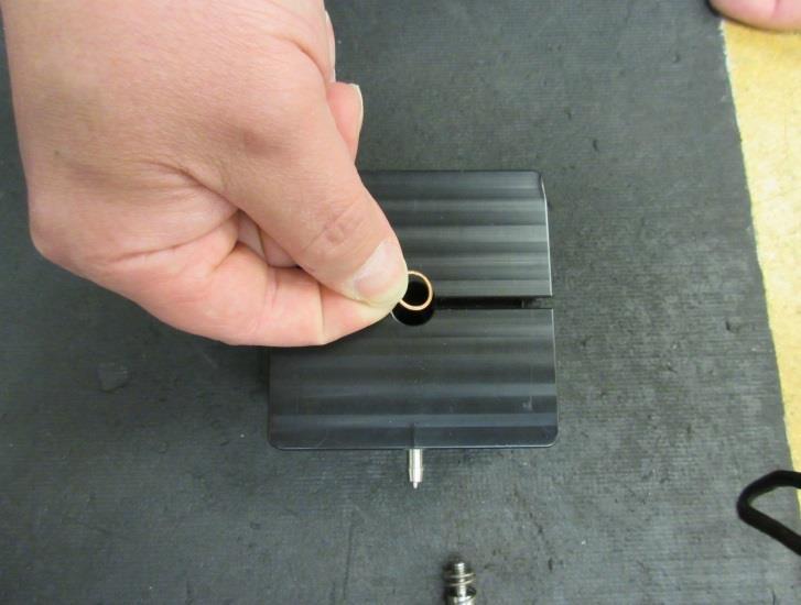 1mm Sensor Gap Figure 5: Left stop block, adjust set screw Figure 6: Right stop block, adjust to 1mm