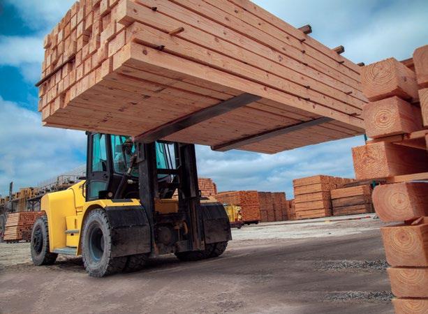 SMALLER FOOTPRINT, GREATER CAPACITY Ideal for compact operating conditions, Hyster H3HD 2 S and H33HD 2 S models are available with all of the features of the standard wheelbase models including