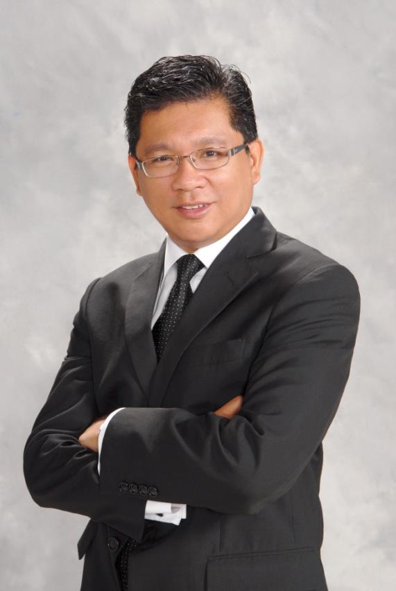 Azmi owes the turning point of his life to Toastmasters. In 1998, he joined Extol Toastmasters Club to sharpen his presentation and communication skills. He was President of the club in 2005-2006.