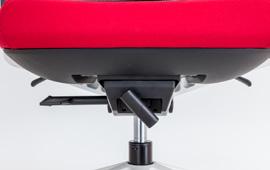 (Lowest seat height: cm/maximum seat height: 0 cm) cm 0 cm D Gas lift - Syncro Model Backrest máximum and mínimum