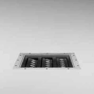 In all STEEL SQUARE versions, the LEDs are positioned on adjustable bars that enable the light to be directed, concentrating it in the chosen