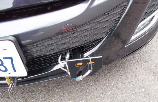 Attach the 8" safety cables with the cable connectors (Q-Links) to the front of the receiver braces (Fig.Y). 23. Attach the ends of the safety cables to the tow vehicle's safety cables. 24.
