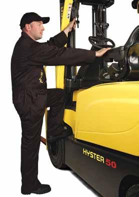 SUPERIOR OPERATOR COMPARTMENT Choice of two configurations that employ seat side hydraulic levers or TouchPoint mini-levers to provide you unsurpassed, low effort, tactile control of all hydraulic