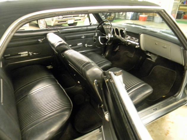 Seating for six is still optional on the current Impala and choosing that option costs $195. All other cars have two bucket seats up front, period.