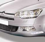 Pa r k i n g a s s i s ta n c e II Front Proximity sensors are located in the front and rear bumpers of your vehicle.