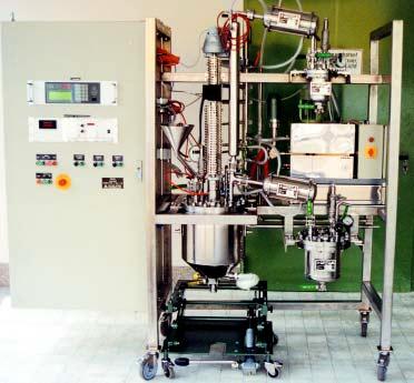 Transportable turnkey plant with: Control cabinet with 19" rack mounted torque and temperature controllers A 9 kw thermostat Stirrer motor with torque