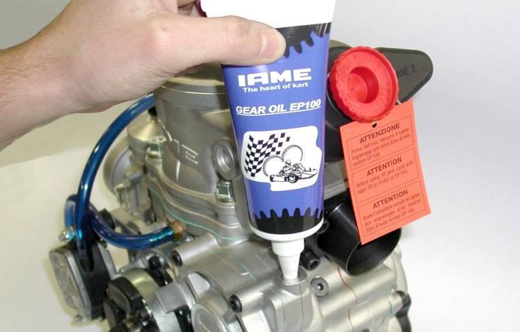 2 FILL WITH 33cc IAME EP100 OIL THE GEAR BOX (SEE FIG.12).