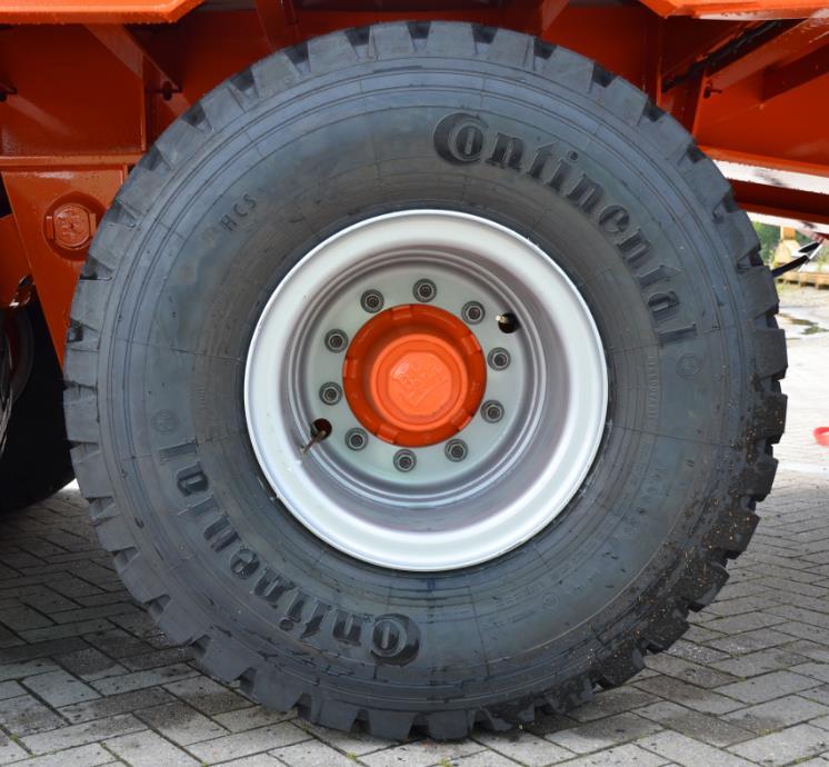 Wheel and tyres Units : Twin mounted tyres 12 + 1 complete spare wheel included Wheel type : Disc-wheel, type 9,00x22,5 or 10 rims for 14.