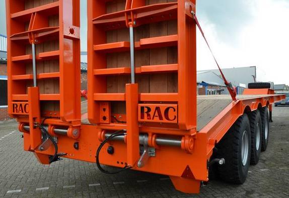 Rear loading ramps Two (2) hydraulic operated heavy duty rear
