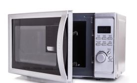 Mary: I don t know which shop I can buy a good quality microwave oven. I am just new here in this city.