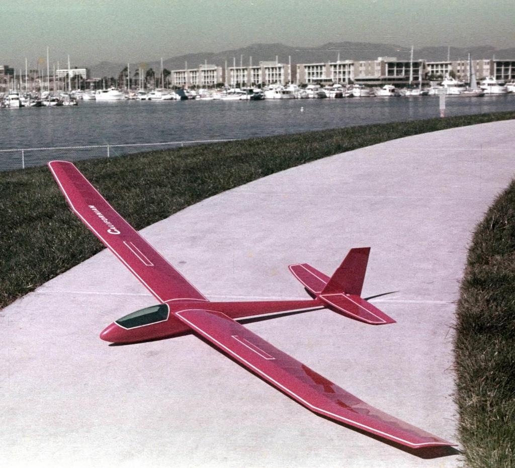 Bob Boucher designed the Californian by mating a new extended Super Monterey wing and stab to the rugged roto-molded ASW-15 fuselage.