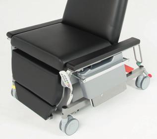 5 cm castors for comfortable transporting, central braking system Patient-friendly access at