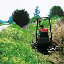 the cutting deck is articulated to adapt to all terrains (slopes, hillocks, gullies and banks),