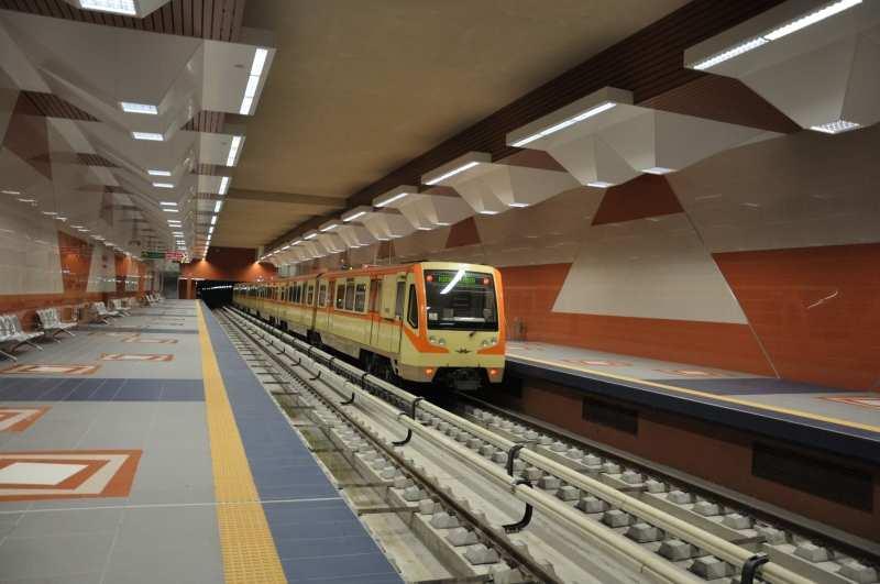 3000 parking lots park & ride at metro stations Incentives in favour of public transport: Free