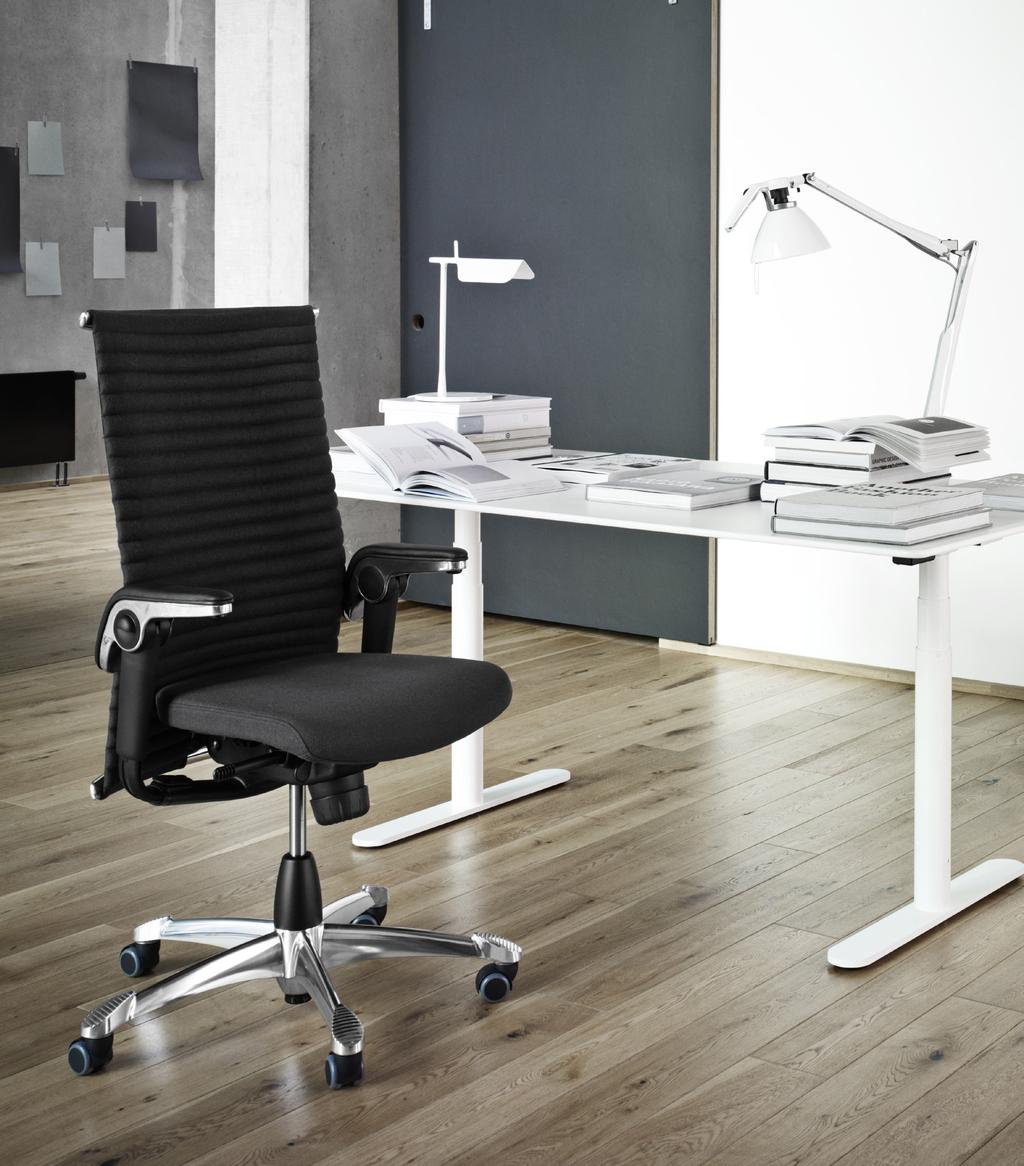 HÅG H09 EXCELLENCE HÅG H09 Excellence is unbeatably comfortable. With its no-compromise design and upholstered in high-quality leather or smooth felted wool fabric on the back and seat.