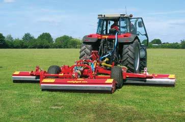 Three independent mowers, trailed on a chassis perfectly follow the contours of the ground.