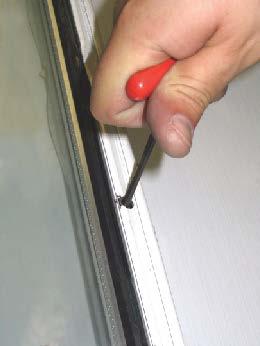 Replacing the Door Handle 1.