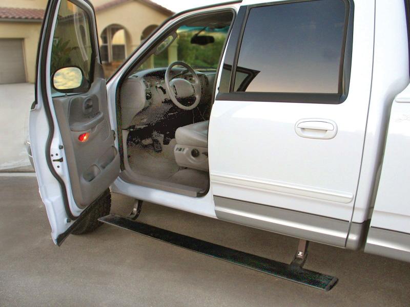 Installation Instructions Automatic Retracting Running Board Vehicle Application Ford F150 Supercrew 2001-2003 (2004 Heritage) Part Number: 75111-01 www.bestop.