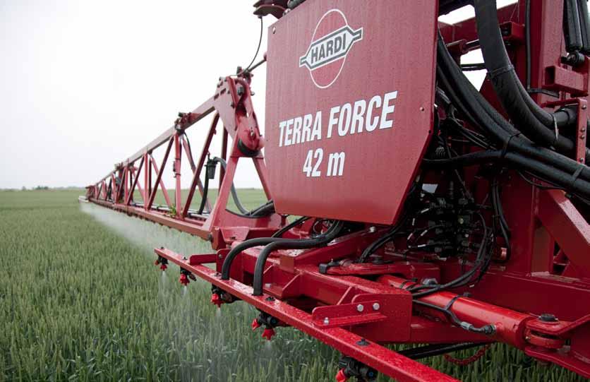 AutoTerrain TERRA FORCE with optional AutoTerrain sets new standards in wide boom performance. AutoTerrain maintains a lower boom height and provides better drift control.