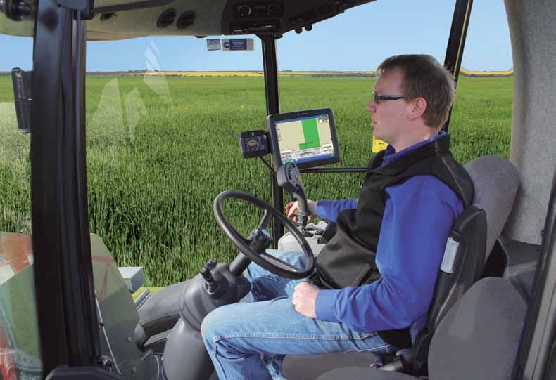 The HC 9500 and engine management displays are ideally located and within easy reach while driving. The SprayCenter switching is logically placed and grouped for easy fingertip operation.