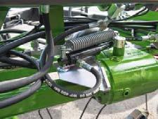 If the rotor accidentally folds up while it is still running, the hydraulically-activated system will cut the power.