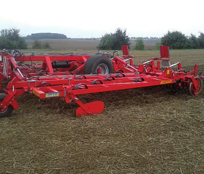 The Kronos -spring tines are made of 90 x 13 mm high-tensile spring steel (frame height 580 mm) and