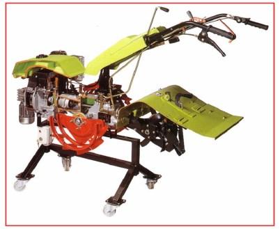 AGM AM - AGRICUTURAL MACHINERY SECTIONED MODELS The laboratory includes operational agrofarming equipment and sectioned models for soil culture,