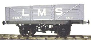 About 50 wagons were rebuilt - coded BMA-A, but later changed to BNA to distinguish them from the similar BMA wagons rebuilt in 1989 from BDAs Private Ow
