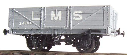 Transfers for most body types are available from POWsides. 15 0 over headstocks (60mm short ) C57 5 PLANK (STEEL U/F) 4.75 D1667 unfitted 5 plank open wagon, steel underframe (9' 0" wb.
