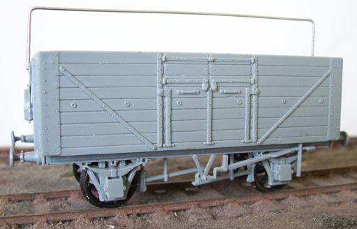 Includes optional sheet rail and later style of top doors these require the earlier doors cut out from the side to fit them. C95 SR 15ton BRAKE VAN 10.