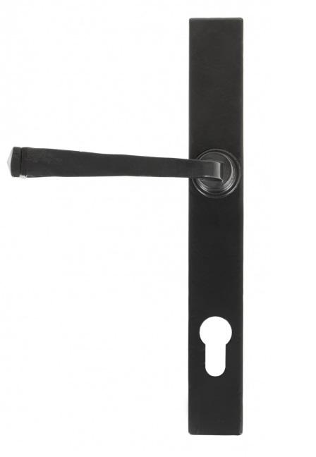 TRADITIONAL STYLD DOOR HANDL s traditionally styled door furniture is perfect