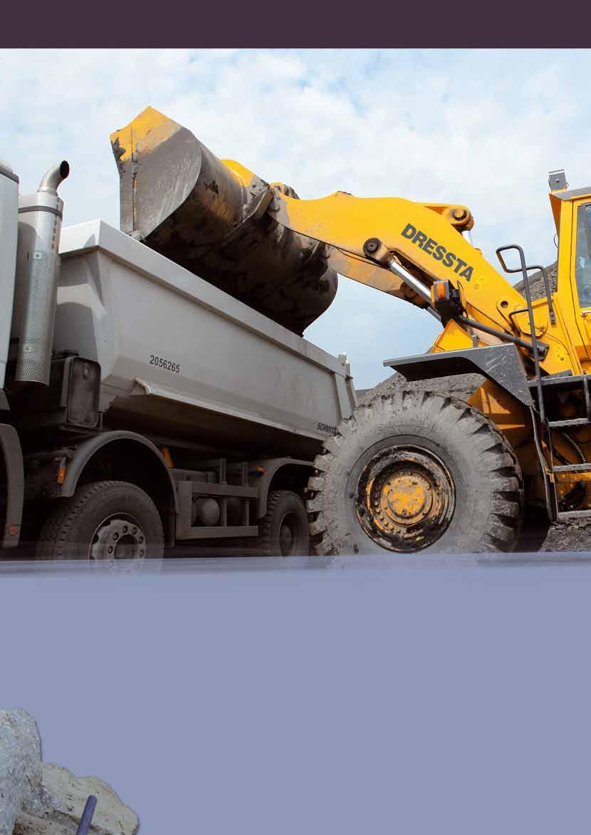 New 555C Extra loader, designed for heavy loads and stresses, gives high production