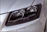 Front outside lights Versions As with the Audi A4 08, a distinction is also made between three different headlight versions in the Audi Q5: Halogen headlight Bi-xenon headlight Bi-xenon headlight