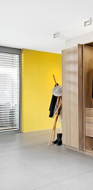 INSTALLER FRIENDLINESS INCLUDED. Flexible hardware for pivot/slide-in doors made of wood. Installing the Hawa Concepta range is no reason to frown.