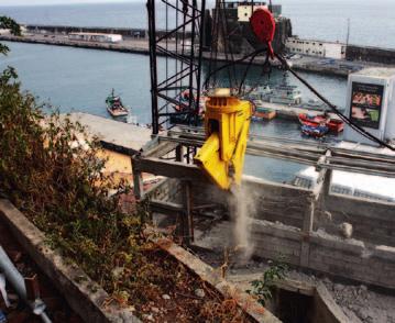 10 The universal use of the DP demolition pulverizer for concrete