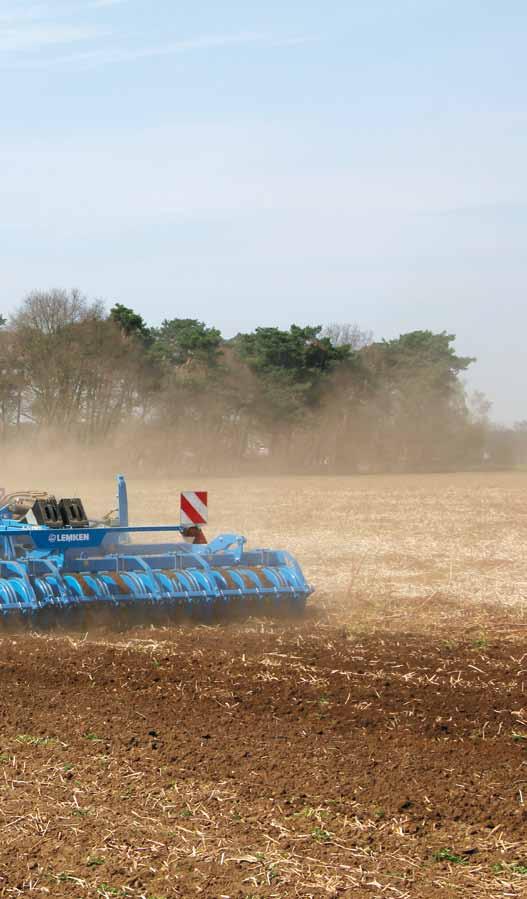 Compact disc harrows provided previously intense and homogeneous mixing of soil and organic matter to a depth of approximately 12 cm.