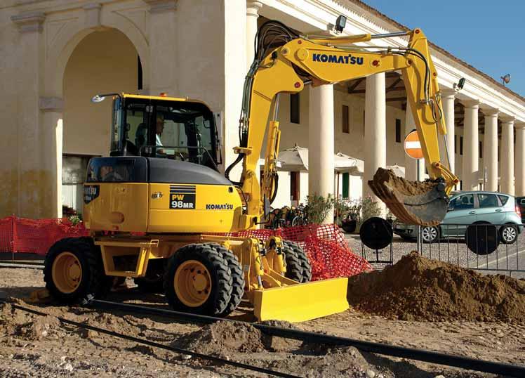 Total Versatility Work in tight spaces The short-tail PW98MR-6 delivers optimal power and digging speed, even in confined spaces where traditional machines can t work: yards, road works, demolition