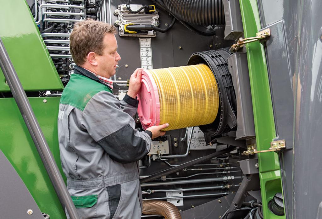 That gives you access to new operating benefits as well as a proactive retention of value, since your forage harvester is always kept up to date.
