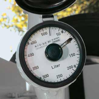Slump meter The pressure gauge shows the operating pressure of