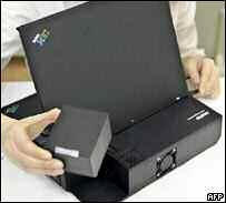 Laptops with fuel cells approach Get ready for a laptop that can run for eight hours between recharges.