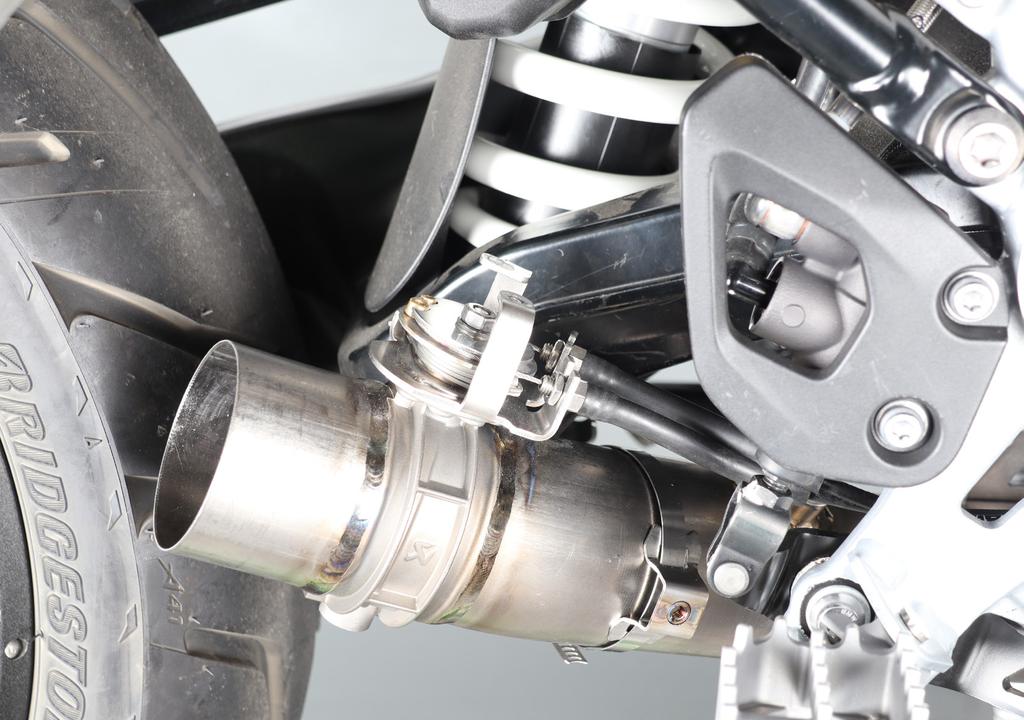 tighten the nuts to the specified torque (F 12) CAUTION: be