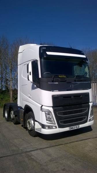 Tractor Units - Volvo - FH4 Transmission: "I-Shift" Automated Mechanical Gearbox Year: 2013 Fuel: Diesel Euro 5 Mileage: 650811 Km Exterior