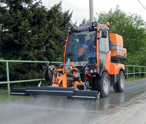 What do you need for fast and thorough cleaning of parks, pedestrian areas or underground car parks?
