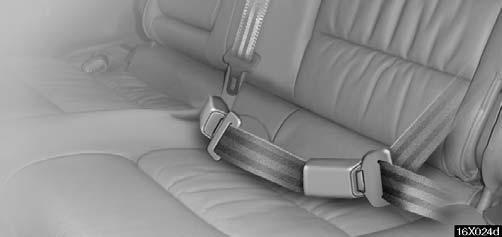 COMFORT ADJUSTMENT Seat belt extender If your seat belts cannot be fastened securely because they are not long enough, a personalized seat belt extender is available from your Lexus dealer free of
